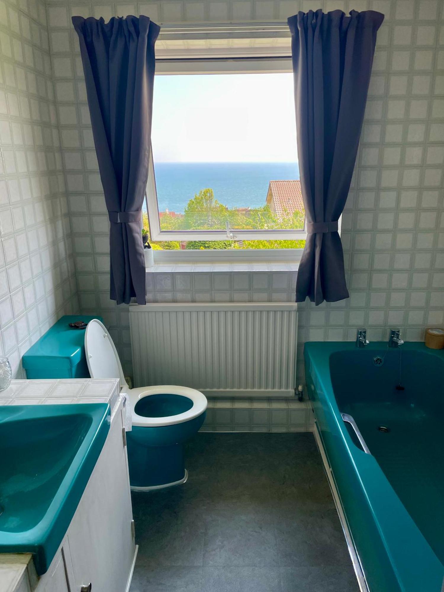 Stunning Charmouth Property With Bay Views! Exterior photo