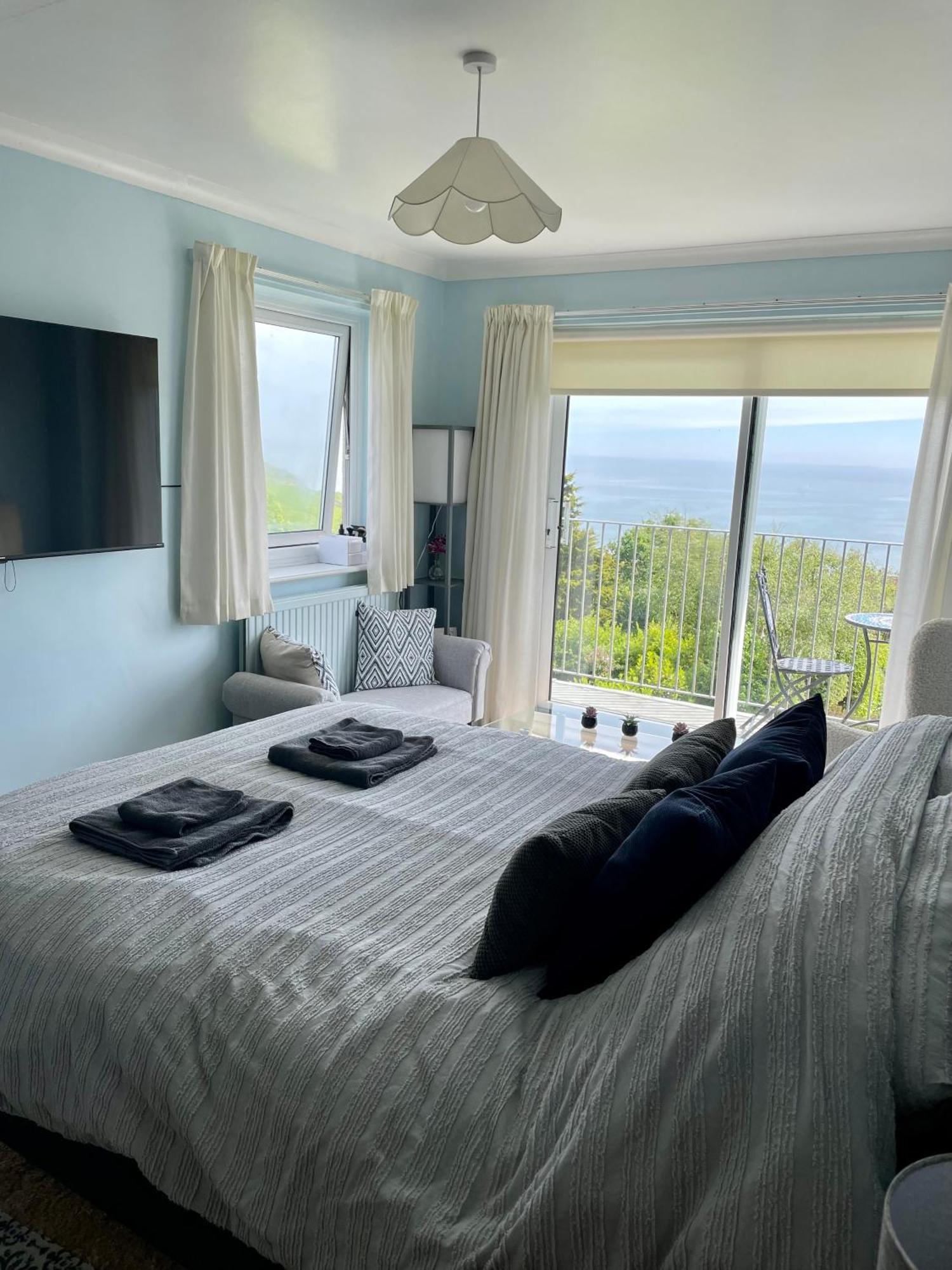 Stunning Charmouth Property With Bay Views! Exterior photo